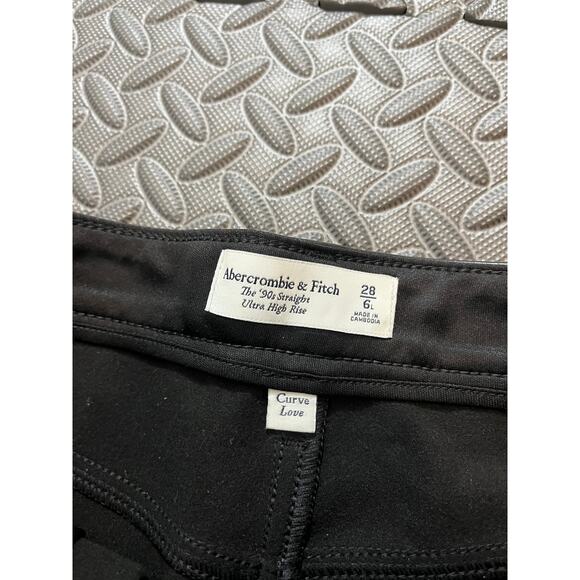 Abercrombie & Fitch The 90’s Straight Ultra High Rise Faux Leather Pants Size 28 - Picture 3 of 8